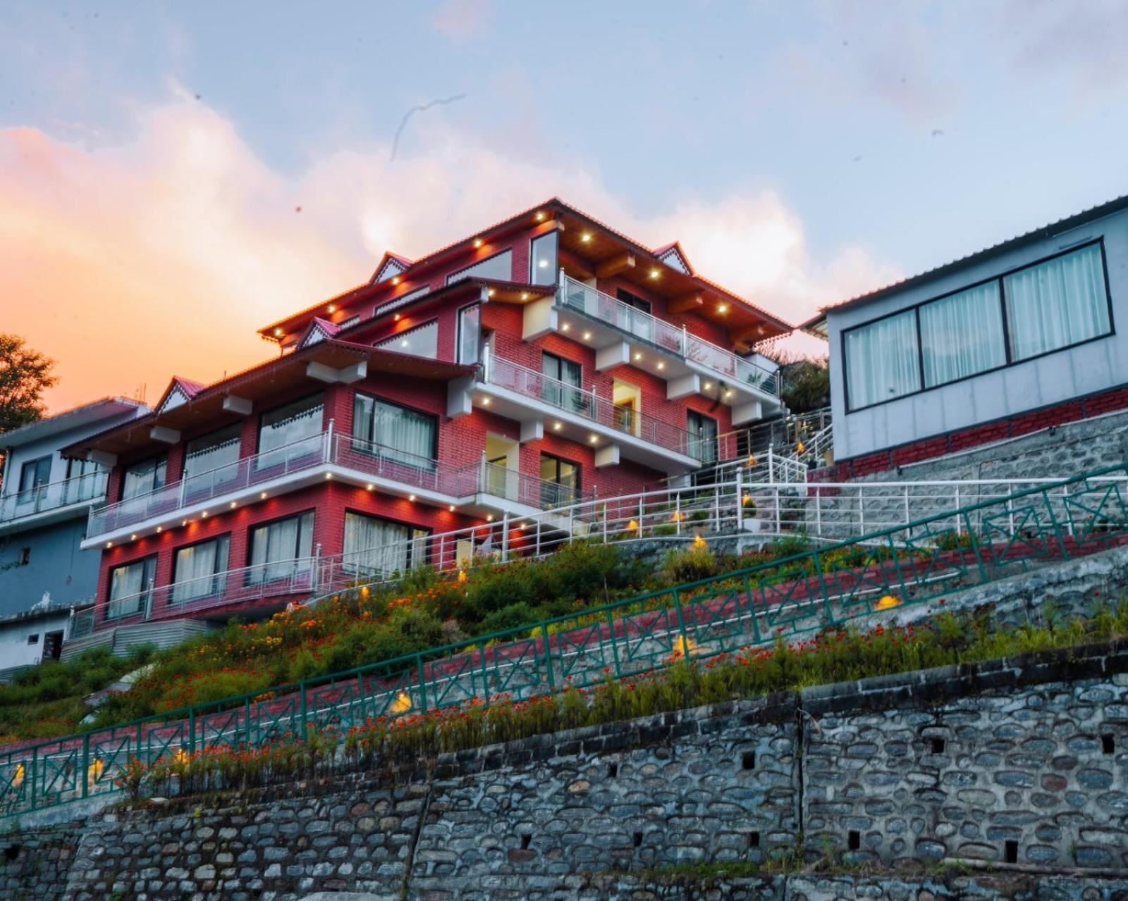 Resort Amaze Auli Joshimath Exterior photo