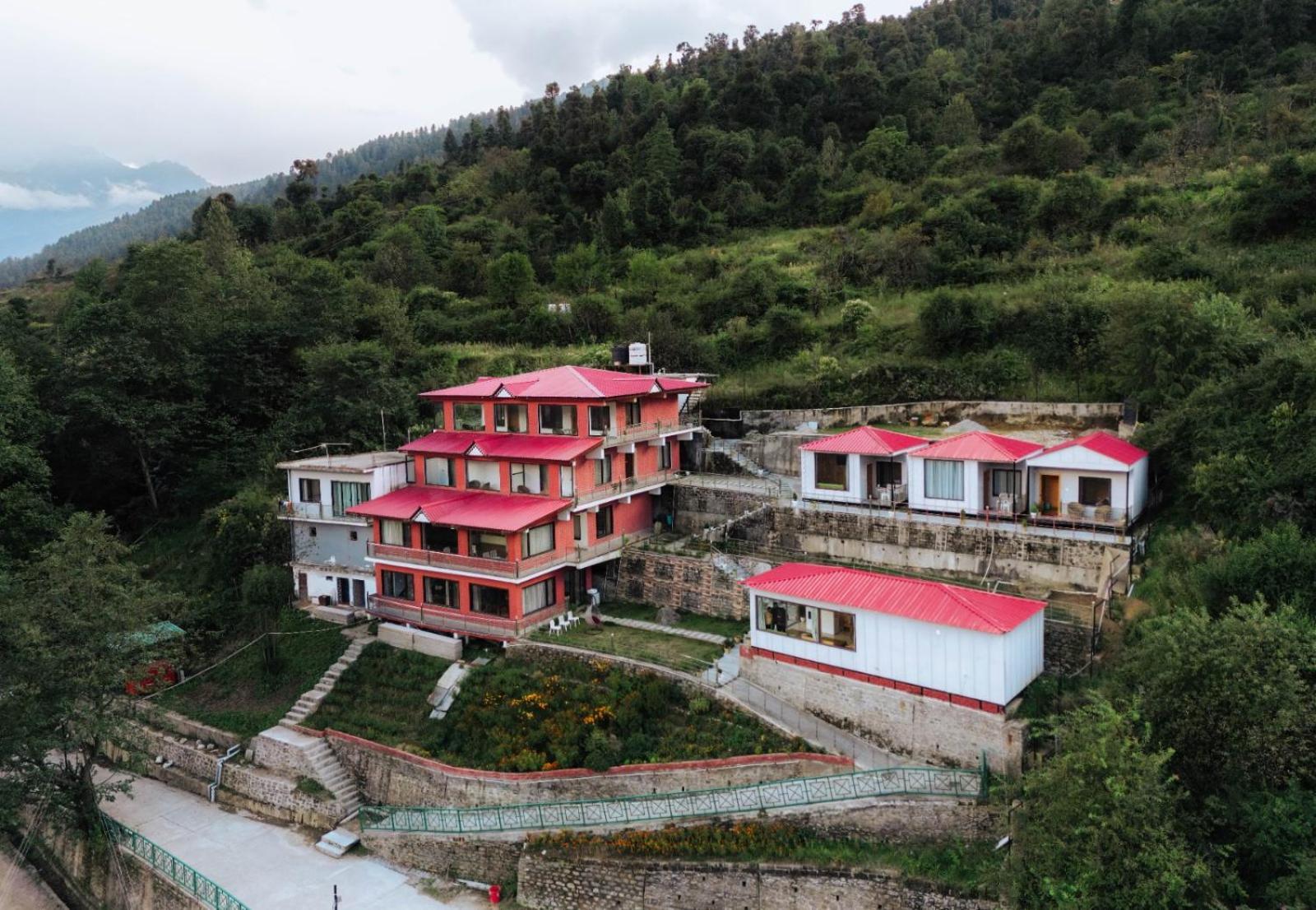 Resort Amaze Auli Joshimath Exterior photo